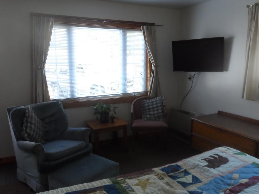 White Oak Motel & Cottages Holderness Room photo